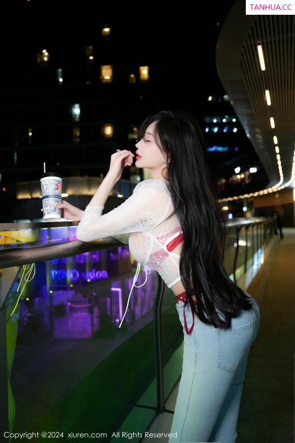 周妍希 奶瓶土肥圆 [XiuRen]高清写真图 2024.07.12 No.8846 Carol周妍希X 牛仔裤美腿第10张图片